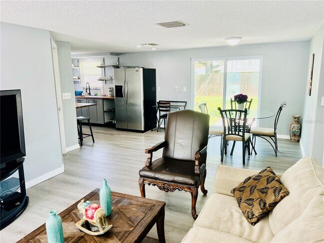 Building Photo - 3405 Wilson Dr