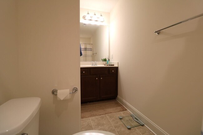 Building Photo - 860 Silver Leaf Dr
