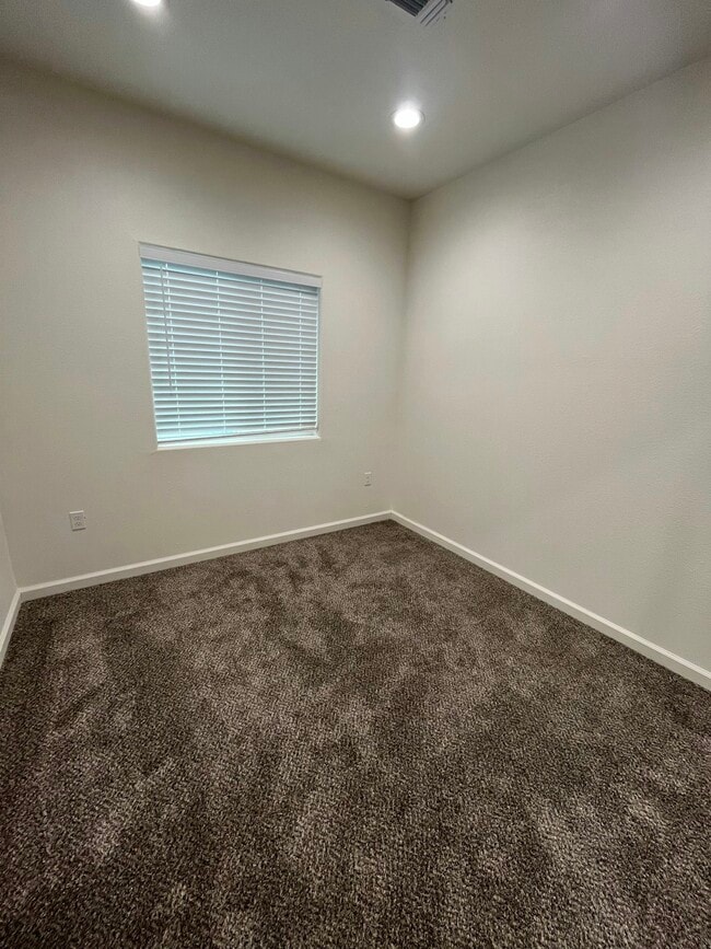 Building Photo - 4527 14th Ave