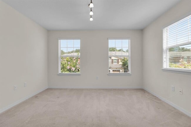 Building Photo - 1041 Laurel Ridge Ln