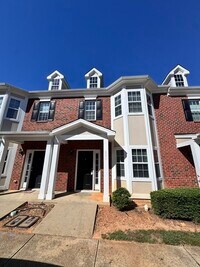 Building Photo - 2 Bed 2 Bath SPACIOUS Town Home! LOCATION LOCATION LOCATION!