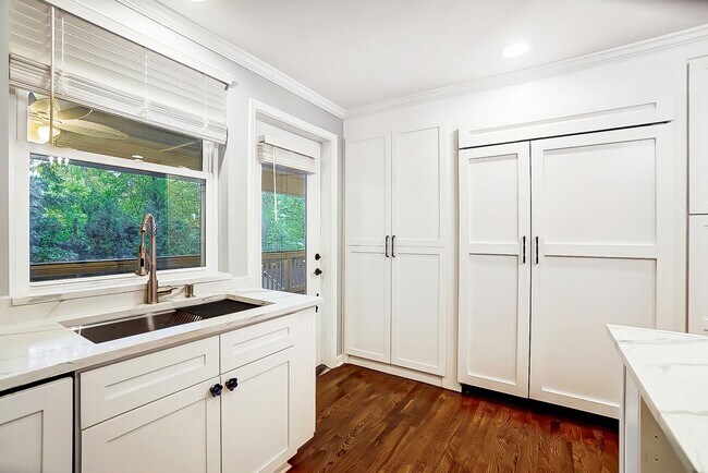 Building Photo - Beautiful Remodeled  Home in Historic Wilmore.