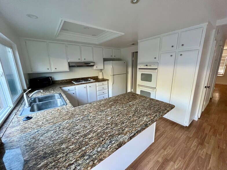 Building Photo - 133 Lawnview Cir