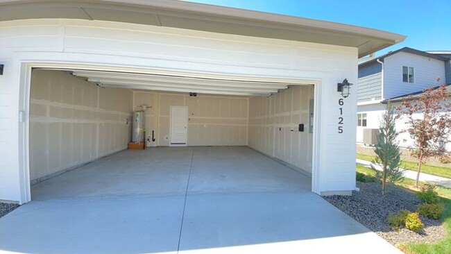 Building Photo - Roe Street Townhomes