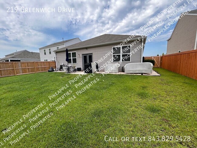 Building Photo - 219 Greenwich Dr