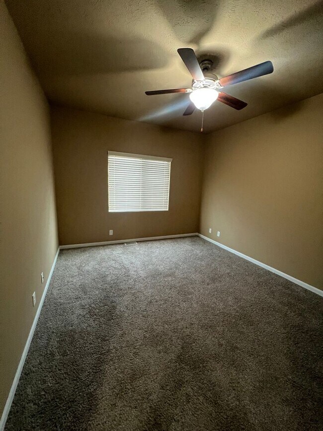 Building Photo - 1/2 month off moving special if move in prior to 03/15/2026 - Beautiful 3 bed 2 bath house w 2 ca...