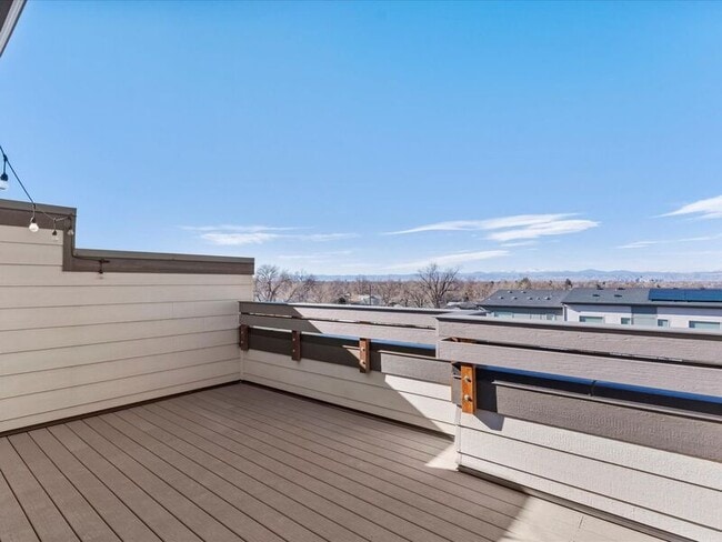 Building Photo - 2504 N Moline St