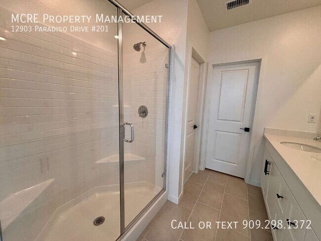 Building Photo - 12903 Paradiso Dr