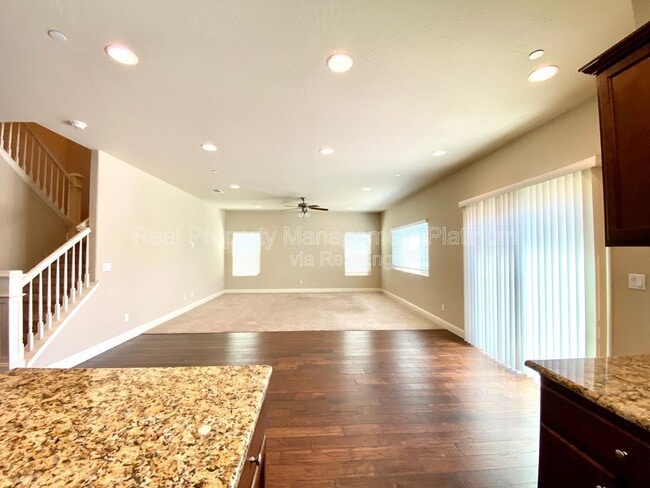 Building Photo - 6162 E Farrin Ave