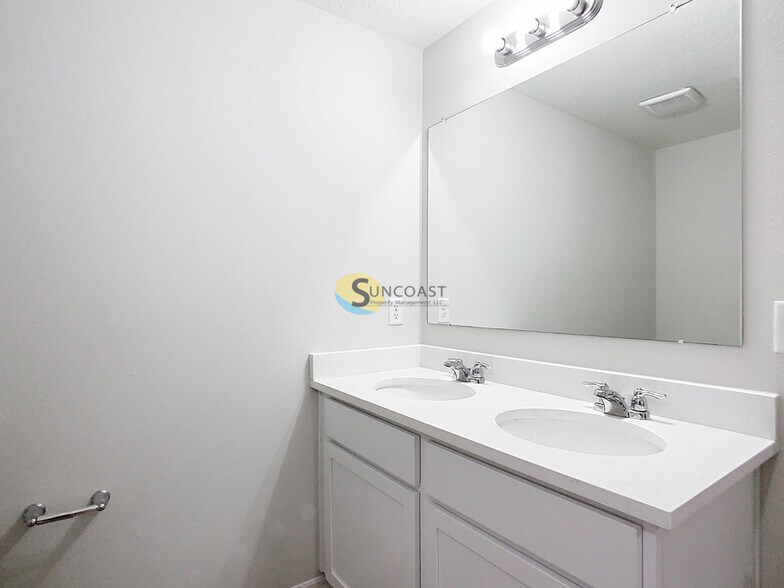 Building Photo - 3821 SW 43rd Ct