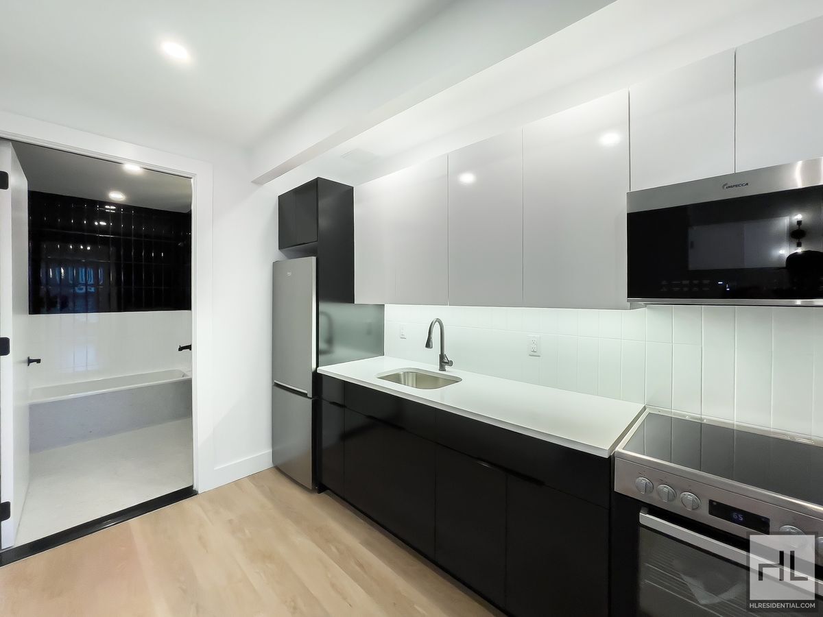 Building Photo - President Street / Spacious 1-Bed 1-Bath /...
