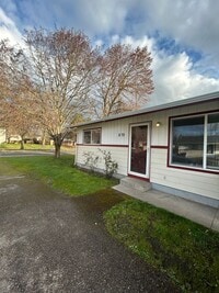 Building Photo - (766) Waverly Drive Albany - 2 Bedroom / 1 Bath