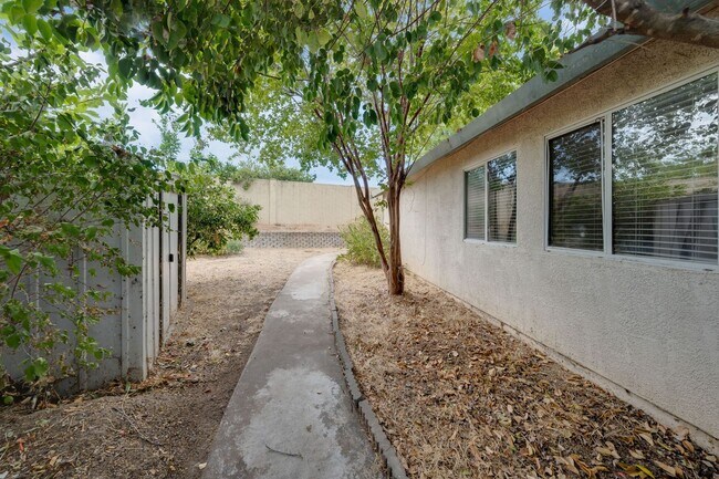 Building Photo - 6115 Brahms Ct