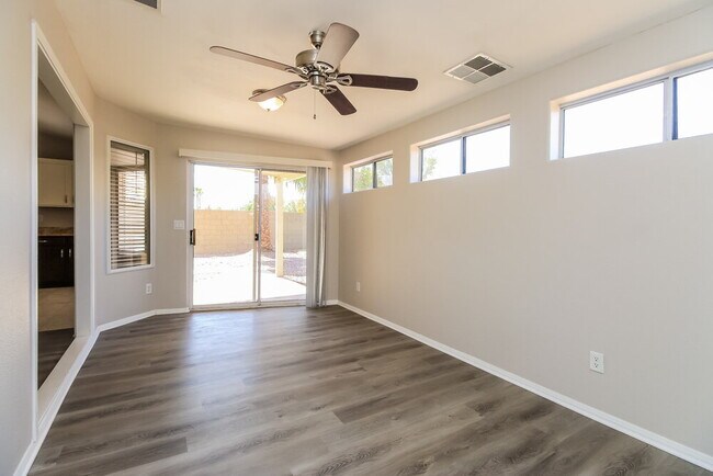 Building Photo - 1620 E Golden Ln