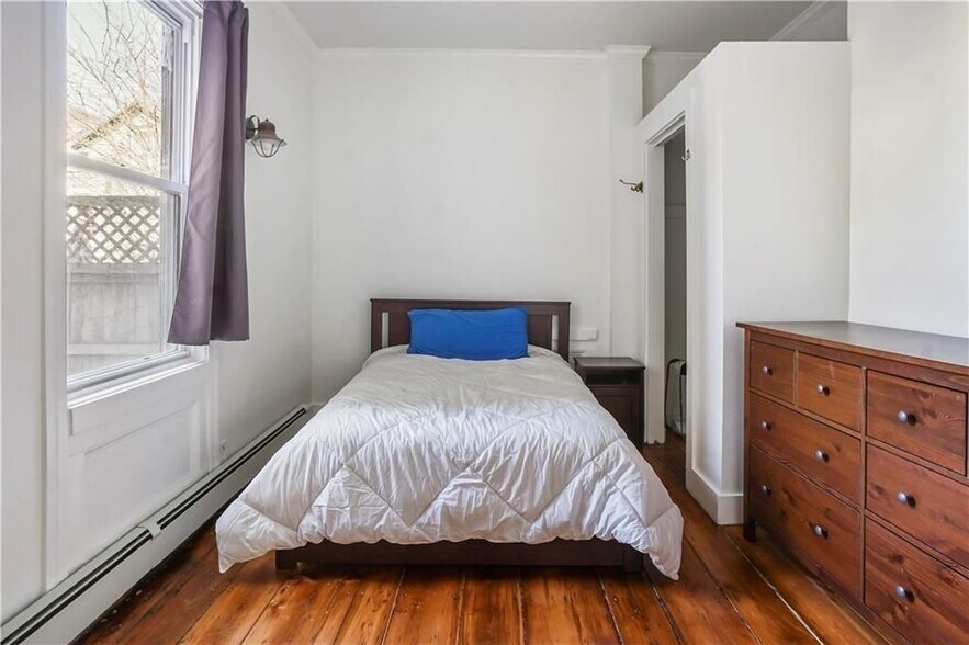 Building Photo - 32 Ann St