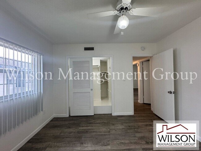 Building Photo - 206 E Yale St