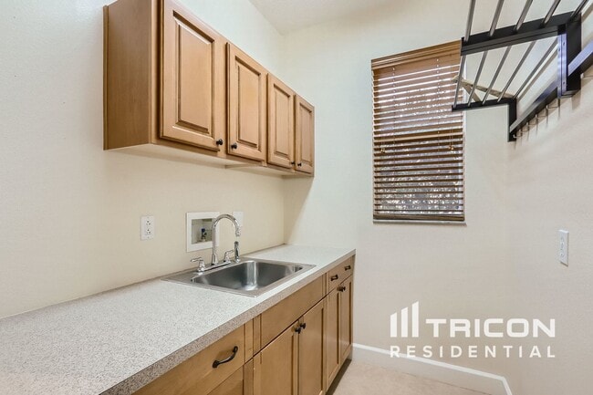 Building Photo - 3342 Gambel Oak Ct