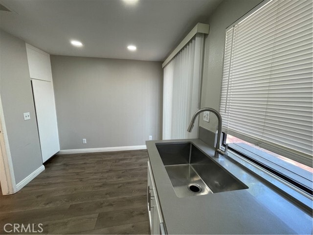 Building Photo - 9771 Louise Way