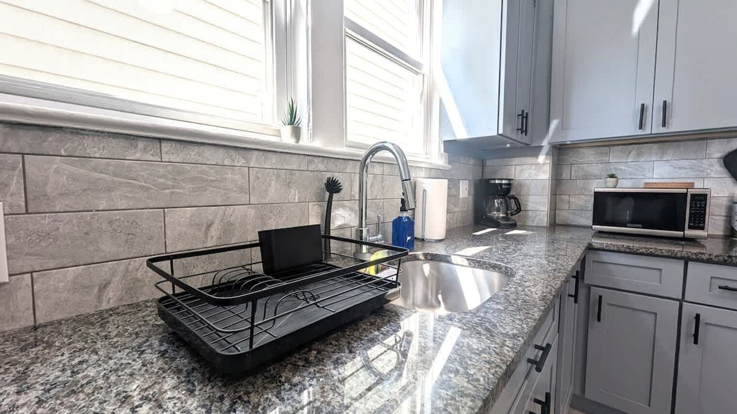 Building Photo - 205 S Essex Ave