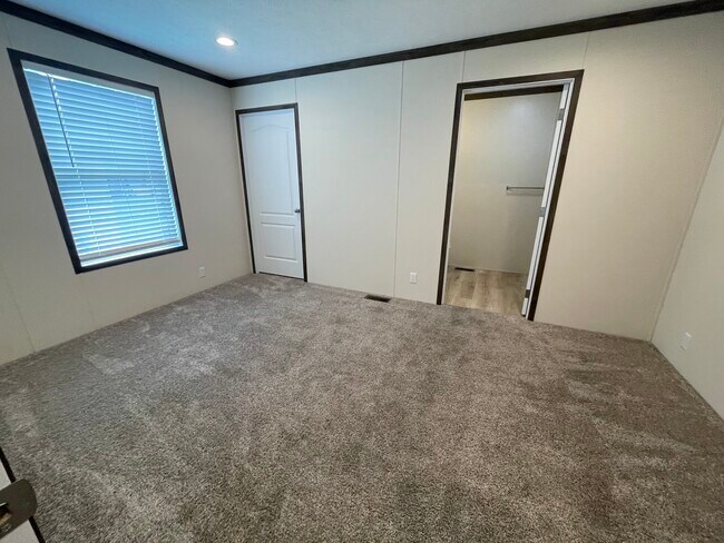 Building Photo - 246 Magnolia Pl
