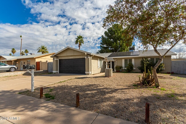 Building Photo - 10047 N 48th Ave