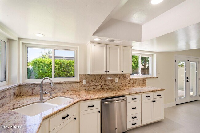 Building Photo - 8338 E San Rafael Dr