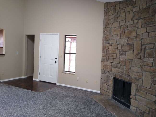 Building Photo - Available Now! Lakewood 2 Bed 2 Bath Duplex w/ Garage and Large Fenced Yard