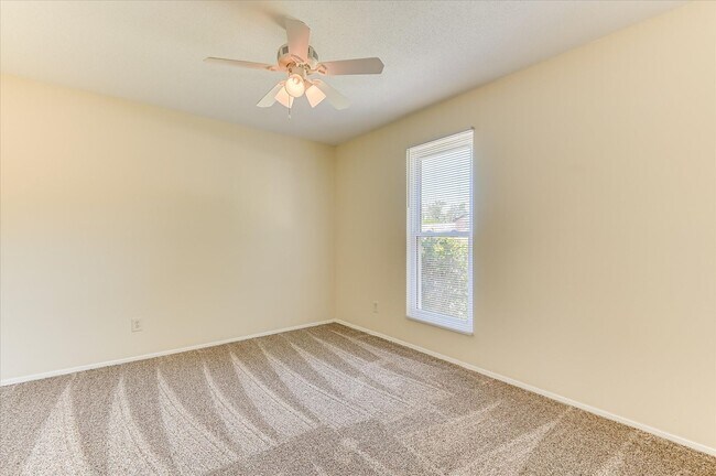 Building Photo - 4532 Hillside Dr