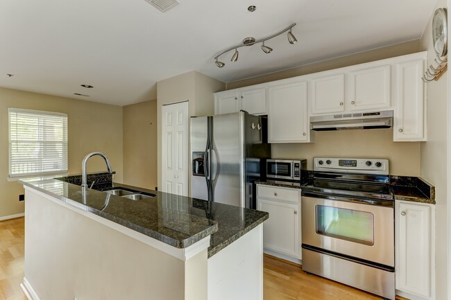 Building Photo - 501 Olmsted Park Pl