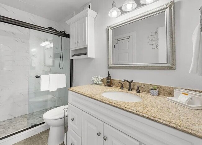 Building Photo - 485 Gulf Shore Dr