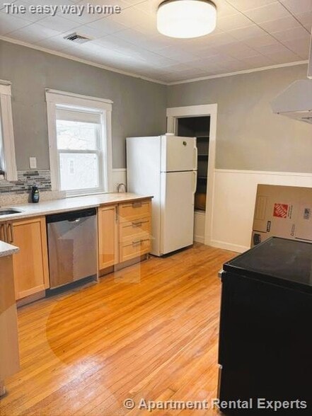 Building Photo - 14 Quincy St