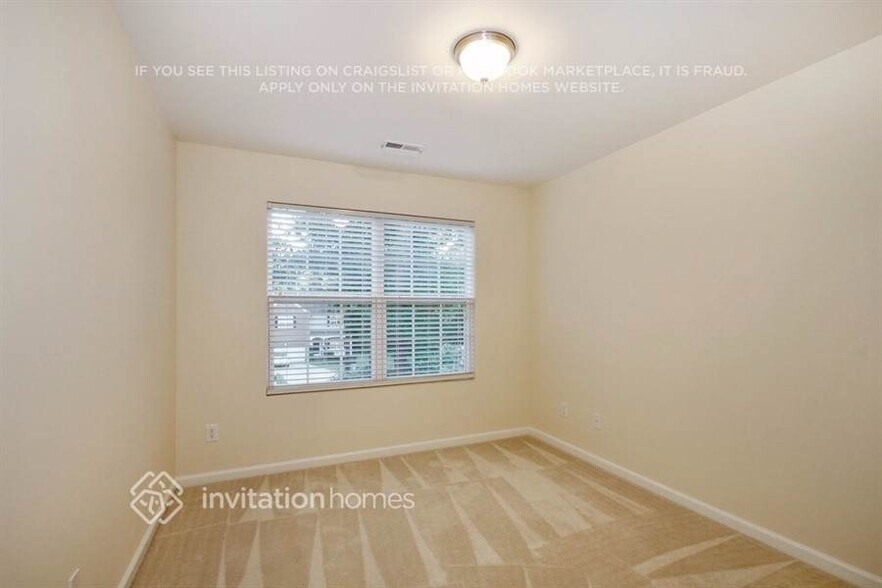 Building Photo - 175 River Hills Dr