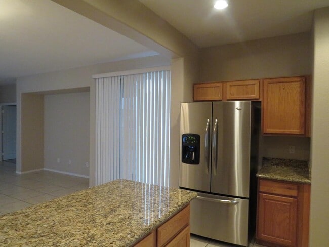 Building Photo - 336 N 77th Pl