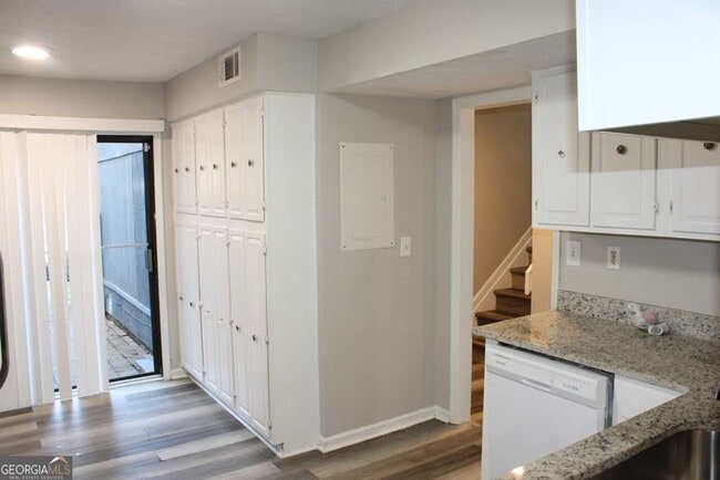 Building Photo - 1010 Mariners Ct