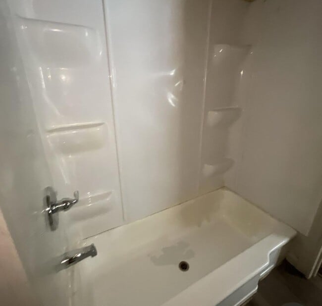 Building Photo - 2805 N Fairview Ave