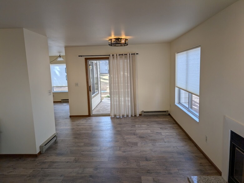 Building Photo - 3465 Lochwood Dr