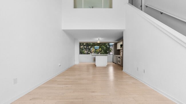 Building Photo - Beautiful 2Br/2Ba Townhome In Little Italy With Views Of The Bay! 3D Tour Link in Description Below!