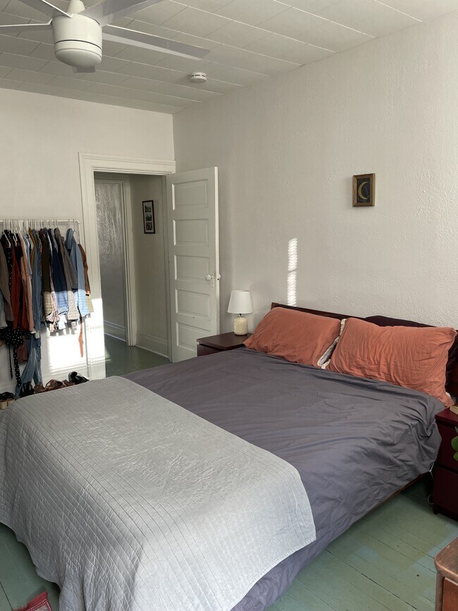 Building Photo - 23 Hays St