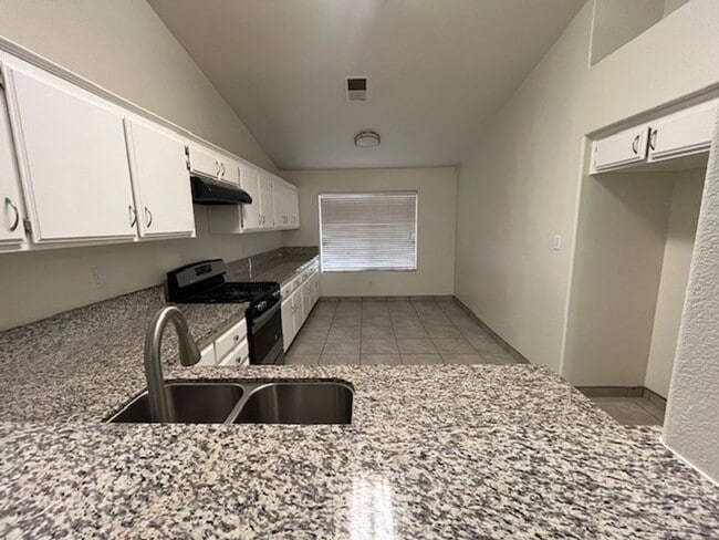 Building Photo - 3502 Southpass Dr