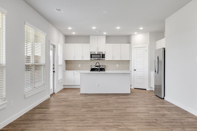 Building Photo - 4 Bedroom New Construction Midlothian