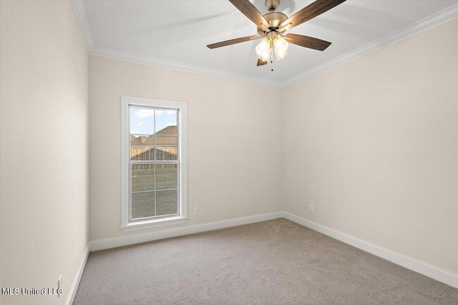 Building Photo - 464 Aurora Cir