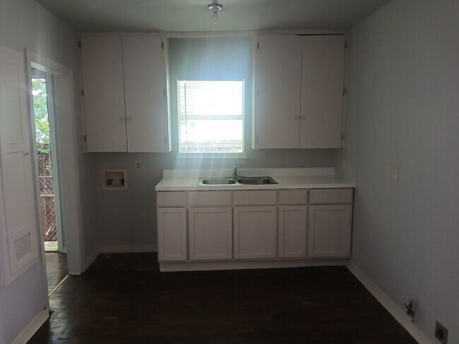Building Photo - Idaho 2309-2311