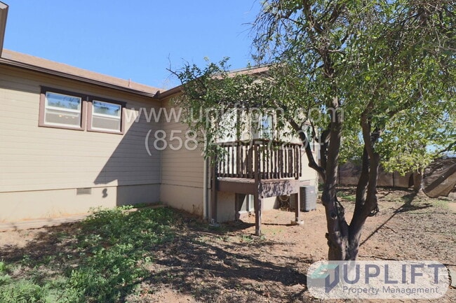 Building Photo - 950 B St