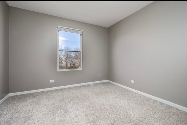Building Photo - 4036 Blackstone Dr