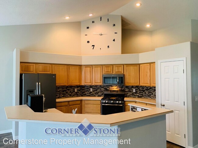 Building Photo - 3 br, 2 bath House - 2621 E Windrose Street