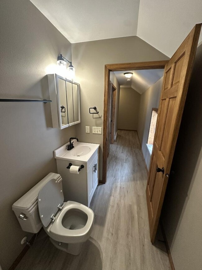 Building Photo - 118 N Wisconsin St