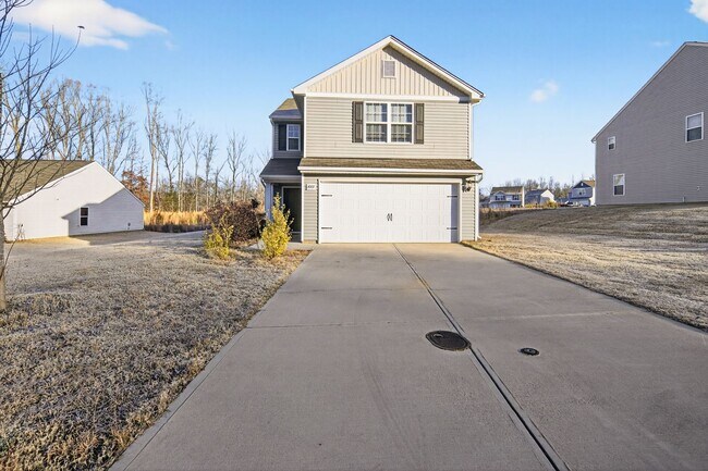 Building Photo - Available now! Stunning 3-Bedroom Home in Meredith Woods