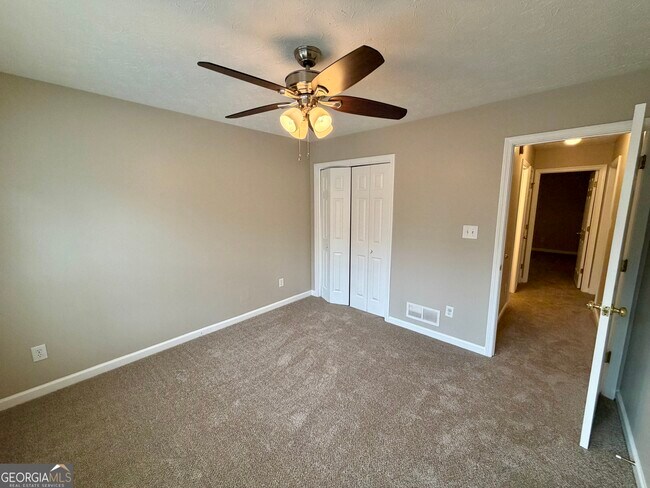 Building Photo - 172 Crown Forest Dr