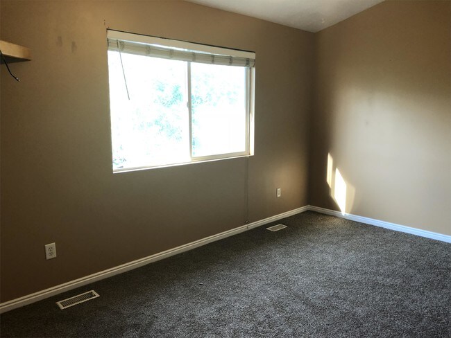 Building Photo - 377 E Newsome Park Ln