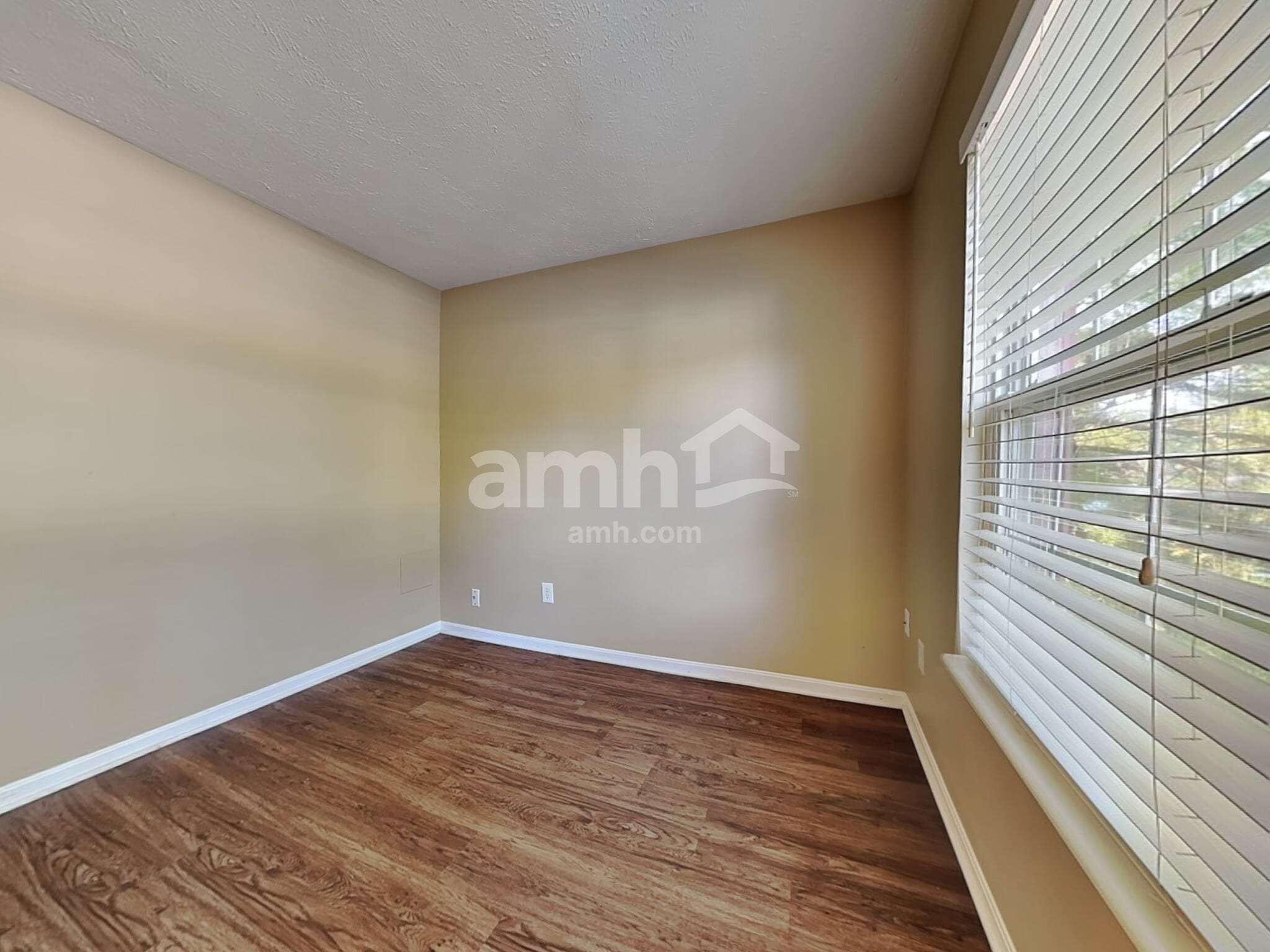 Building Photo - 640 Linden Creek